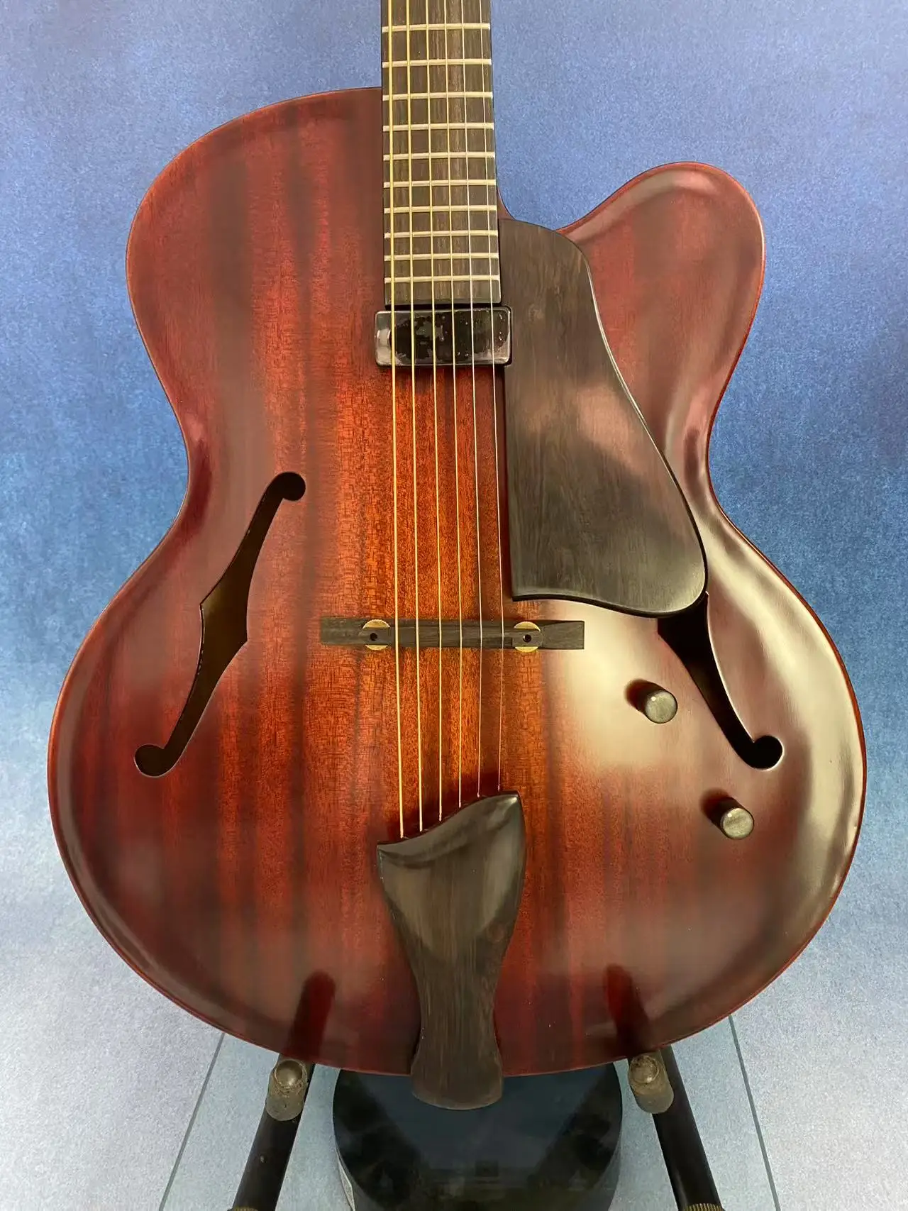 Фото Электрогитара Musoo Archtop из цельного красного дерева ручной работы №3