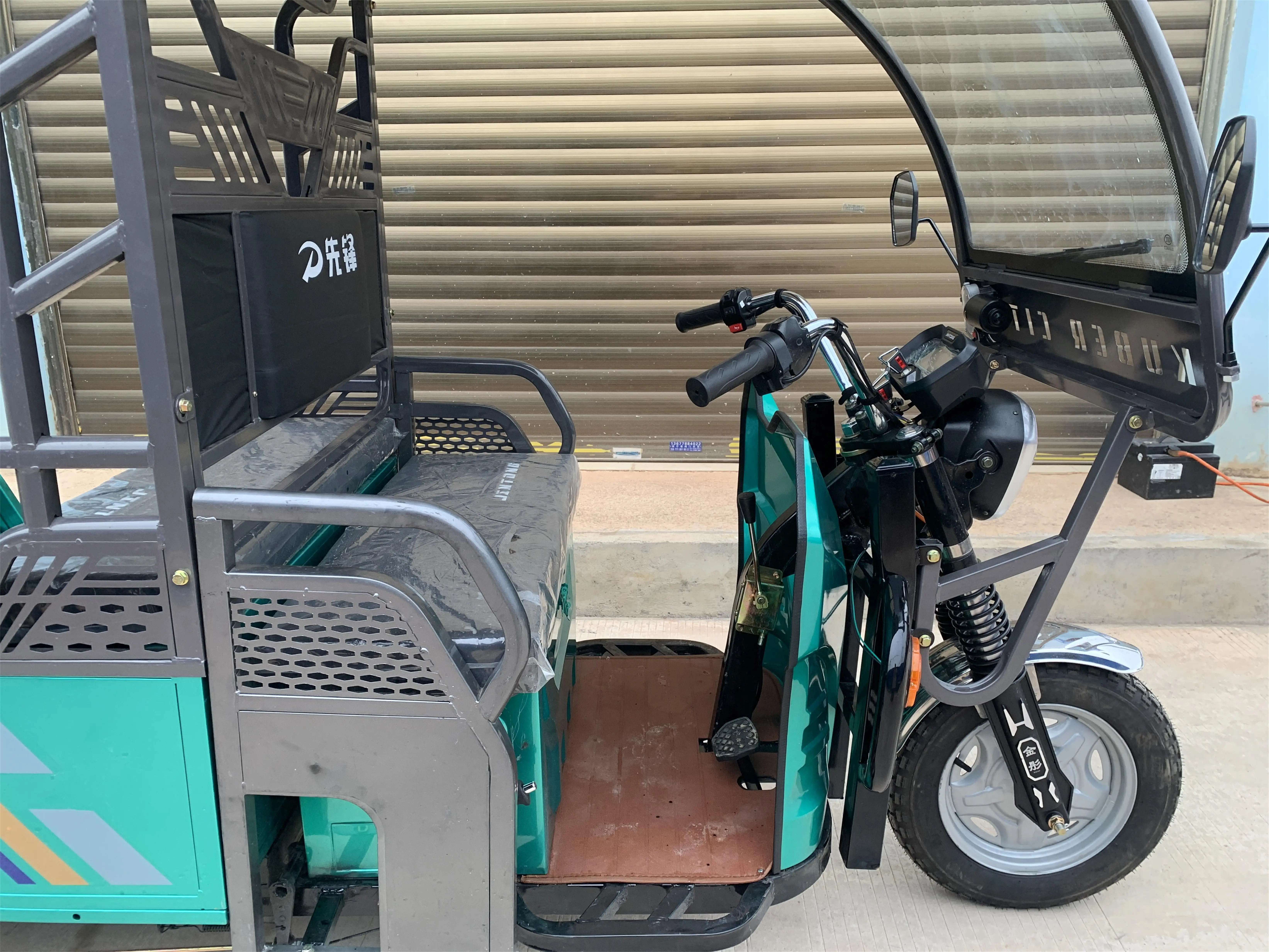 Хит продаж безопасный и популярный электрический рикша для пассажиров