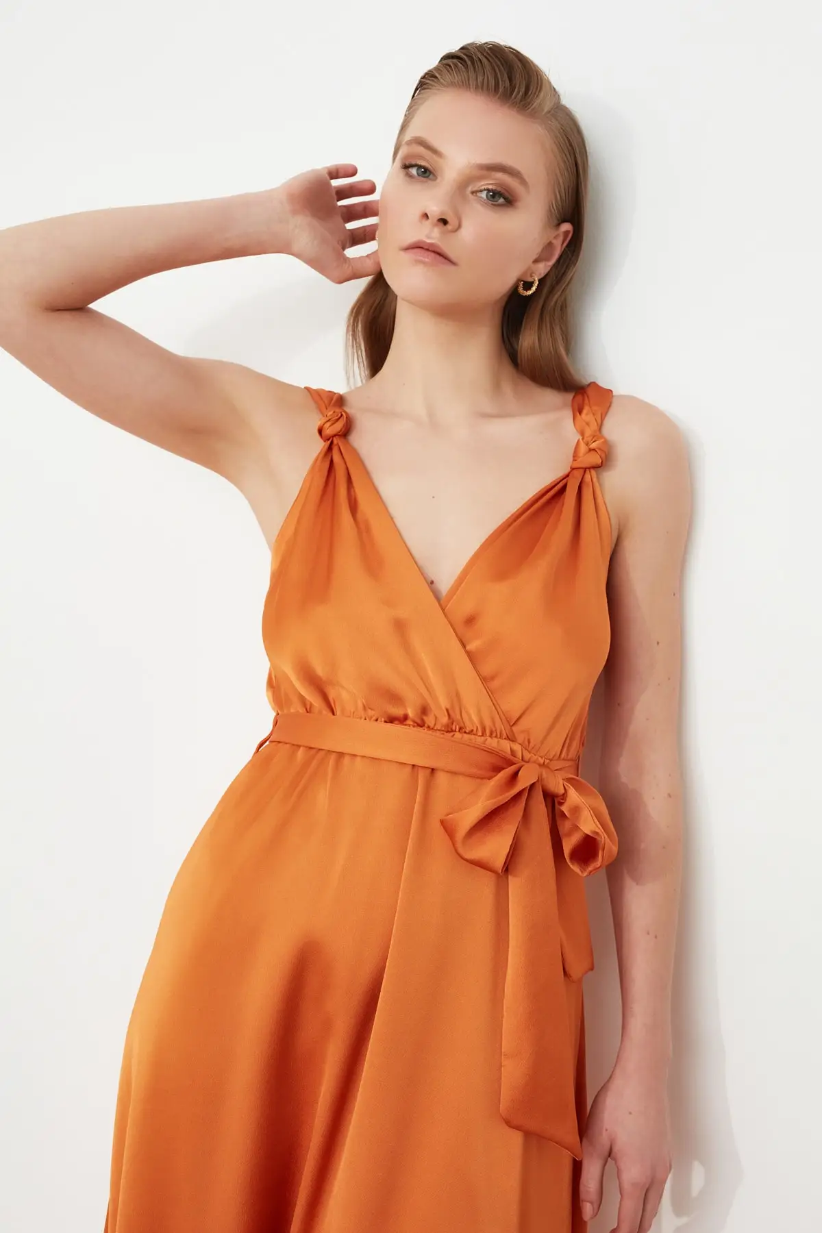 Платье с поясом TPRSS19BB0283 | Женская одежда