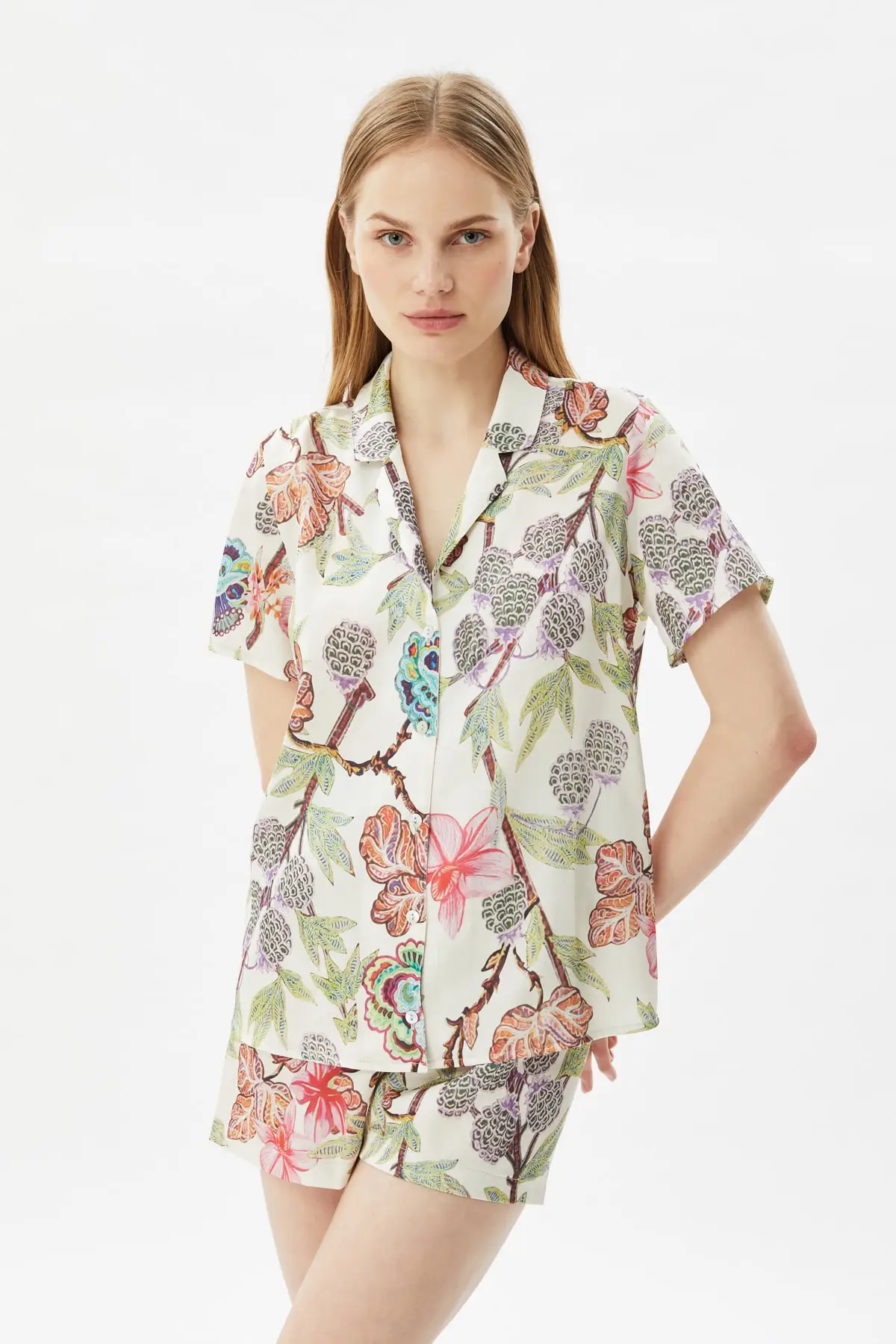 

Trendyol Flower Print Satin Pajamas set THMSS21PT0766
