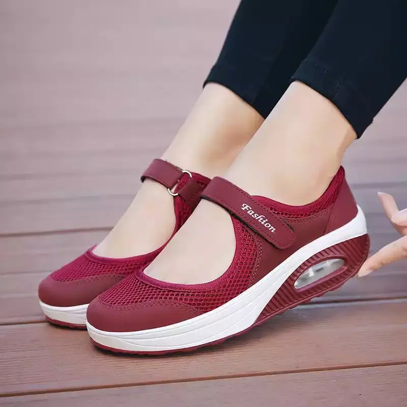 

New Spring Summer Casual Soft Lightweight Running Sneakers Women's Breathable Slip On Mesh Flat Shoes Women Zapatos De Mujer