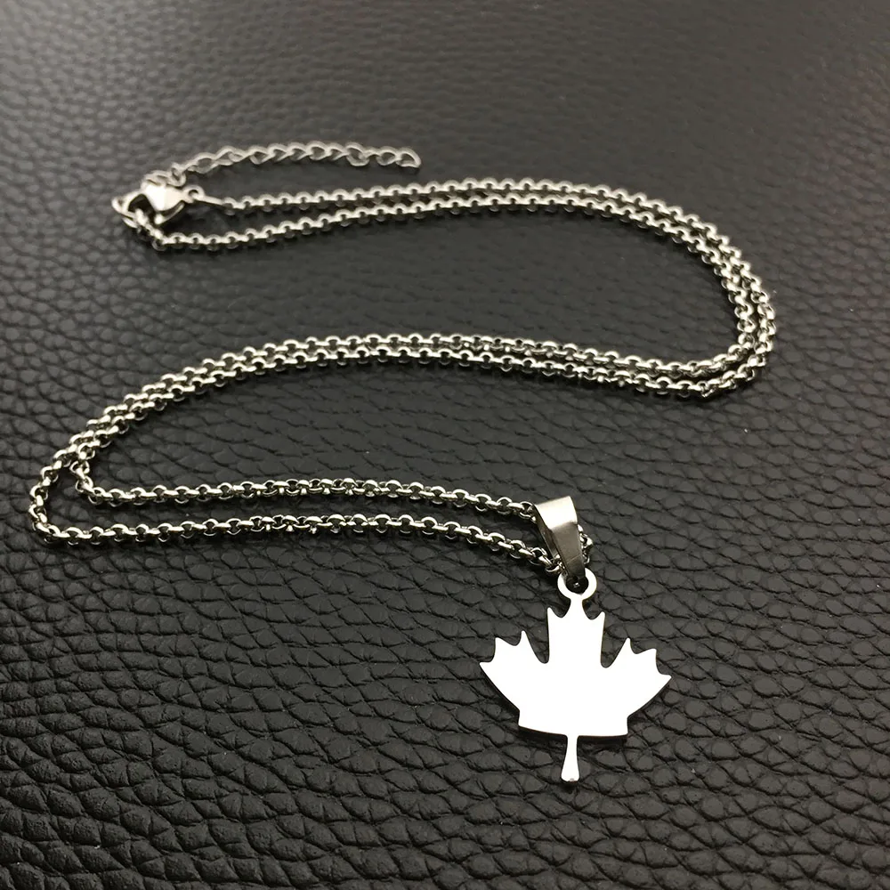 

Maple Leaf Charm Necklace Elegant Link Chain Pendant Collar Jewelry Factory Wholesale YP7033