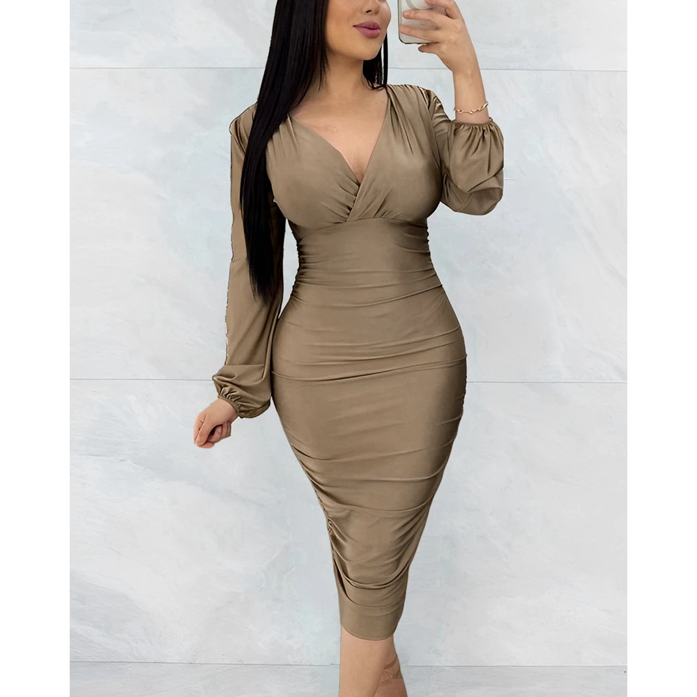 

Женское облегающее платье с V-образным вырезом, длинным рукавом и рюшами