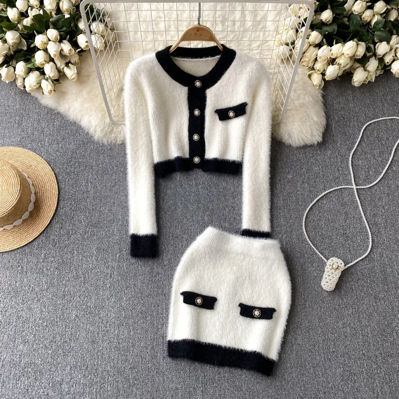 

Autumn and Winter Splicing Plush Short Single-breasted Long-sleeved Shawl Jacket + Package Hip Short Skirt Two-piece Set