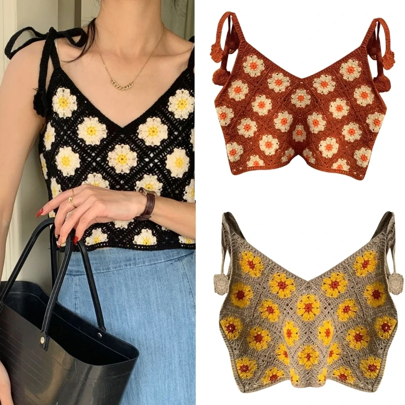 Женский трикотажный укороченный топ без рукавов на тонких бретельках