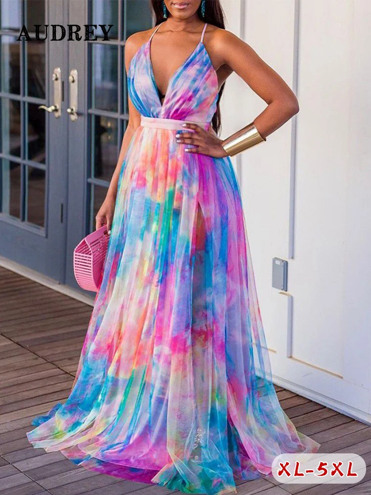 

Женское пляжное платье с открытой спиной и разрезом