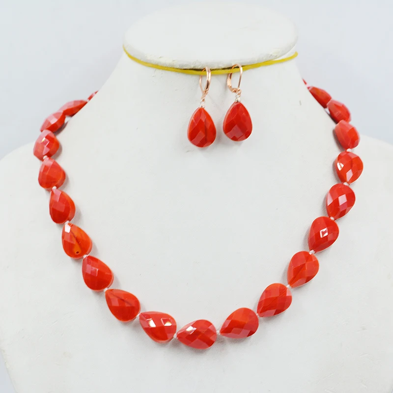 Красиво! Комплект из колье и серёг с кристаллами в форме капли 13 х18 мм