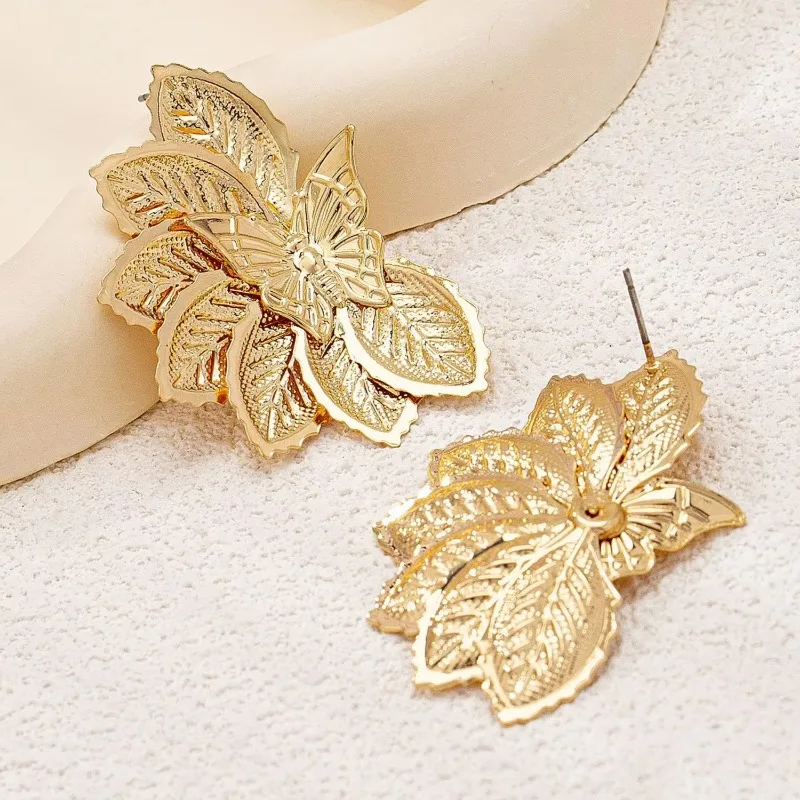 Серьги-гвоздики для женщин преувеличенные креативные листва бабочка цветок