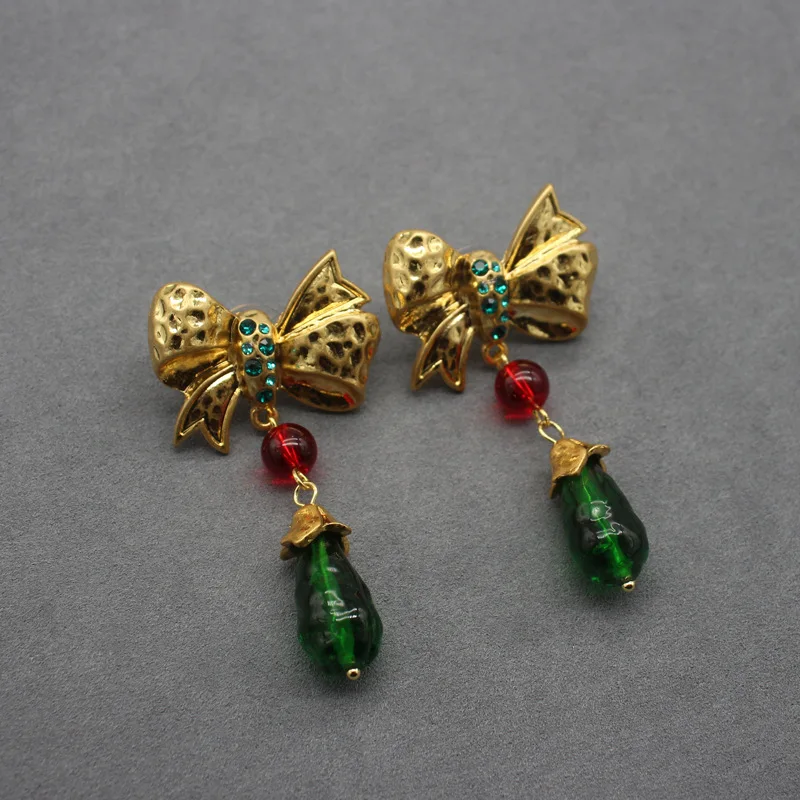 

French Butterfly Red and Green Glazed Earrings, Shoulder Sweeping In Summer, New Treasure Jewelry In Medieval Style