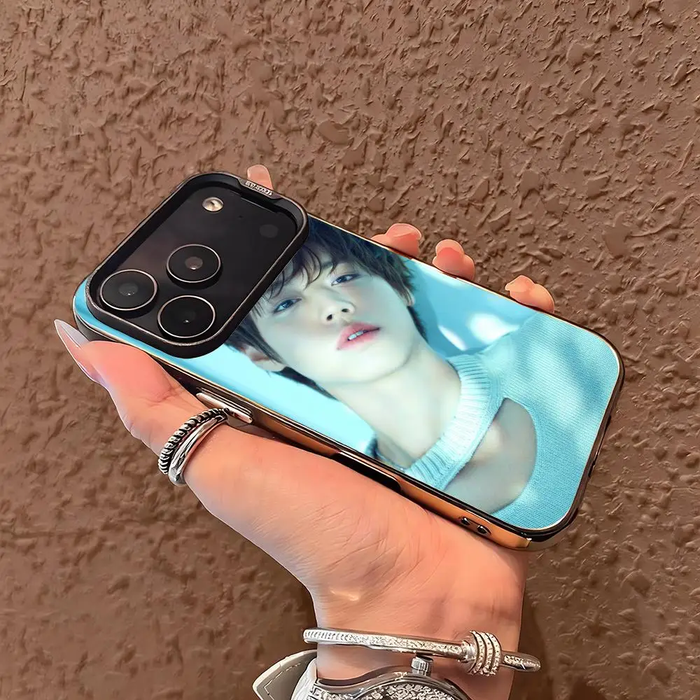 Фото Чехол для телефона Park Jihoon Wanna One, серебристый корпус lMDColor для iPhone 17, 16, 15, 14, 13, 12, 11 Pro Max Plus №2