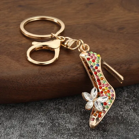 Металлические брелки с кристаллами