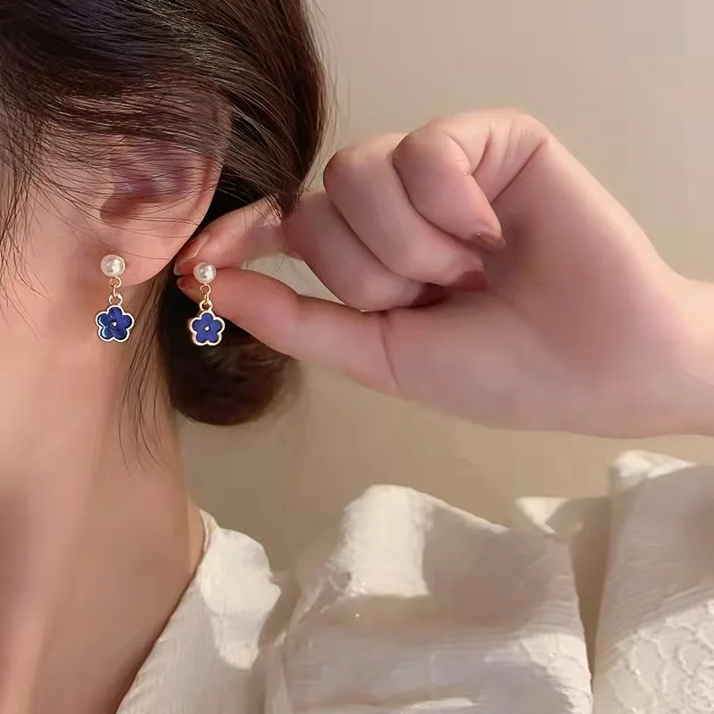 Серьги-гвоздики женские из серебра 925 пробы с жемчугом