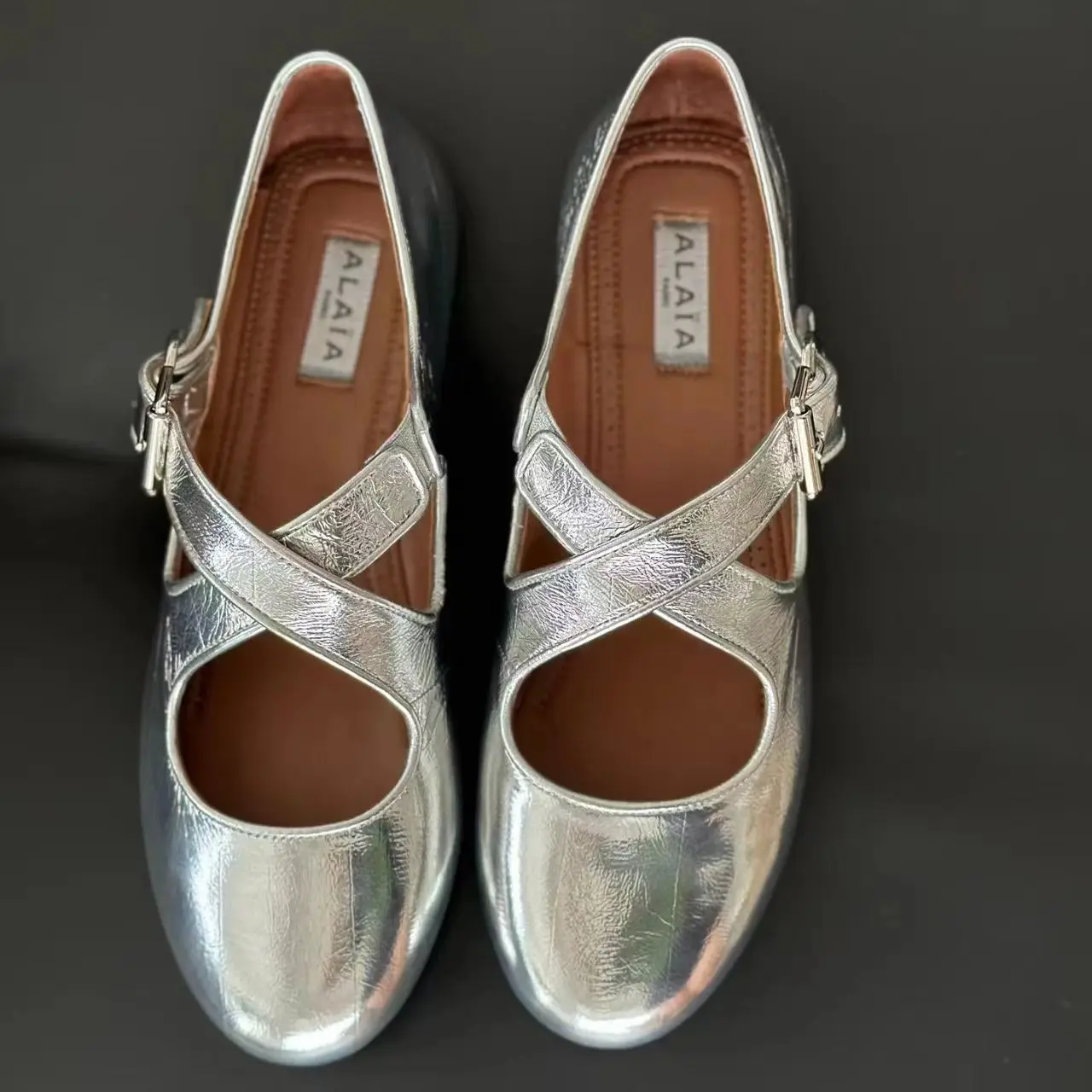 Женские лакированные модные повседневные балетные туфли Alaia из мятой воловьей