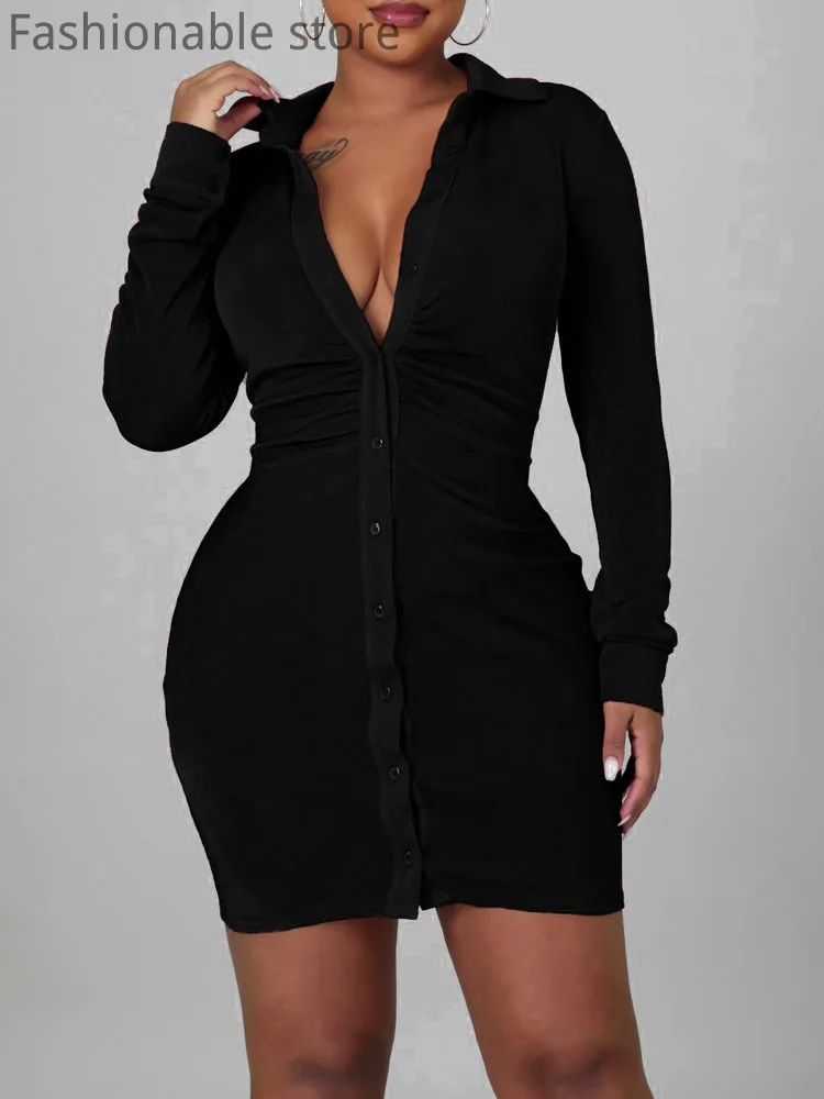 

Женское бархатное однобортное облегающее платье-рубашка с отложным воротником и длинным рукавом