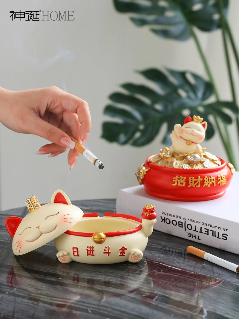 

Creative Fortune Cat Ashtray Personality Trend Home Living Room Office Prevent Fly Ash Cute Girl Heart with Lid