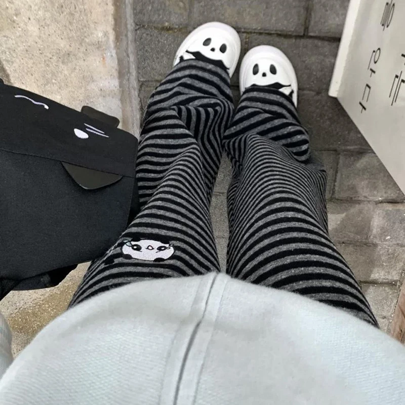 Фото Брюки Harajuku с мультяшной вышивкой, женские кавайные полосатые свободные повседневные корейские брюки Y2K, винтажные женские широкие брюки №3