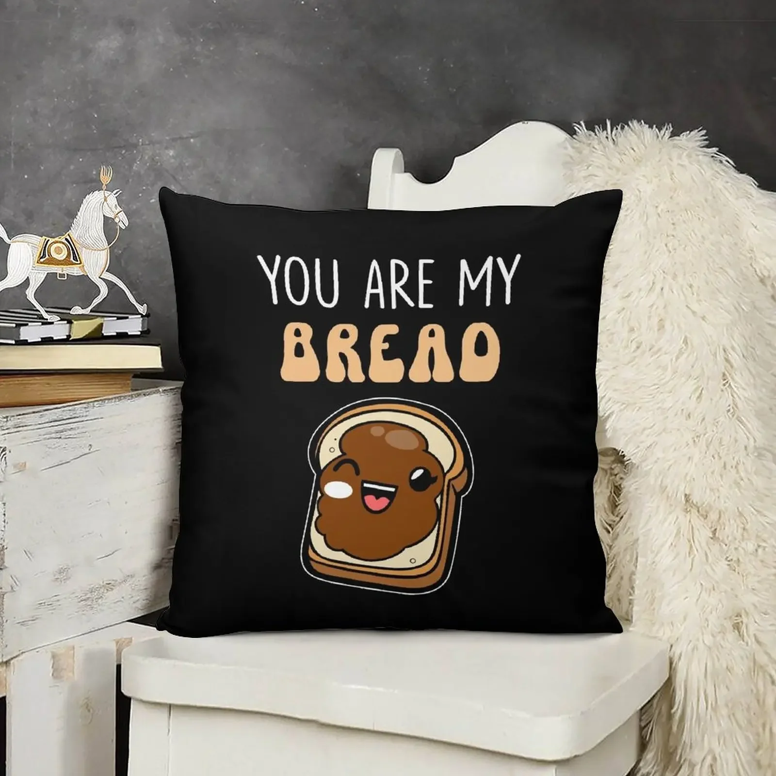 Одинаковая декоративная подушка для пары Nutella &amp Bread