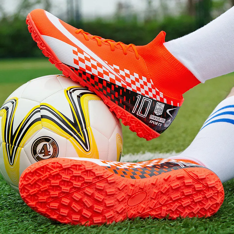 High quality TF Soccer Boots for Men Fashion Green Boys Football Shoes Outdoor High Ankle Men's Futsal Cleats crampon football