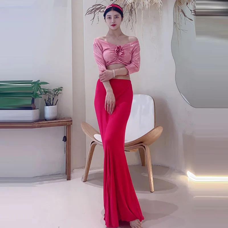 

Hot Sell Shine Silver Knit Women Team 2 Piece Belly Dance Set Sexy Dancer Performance Show Clothing Red Wear