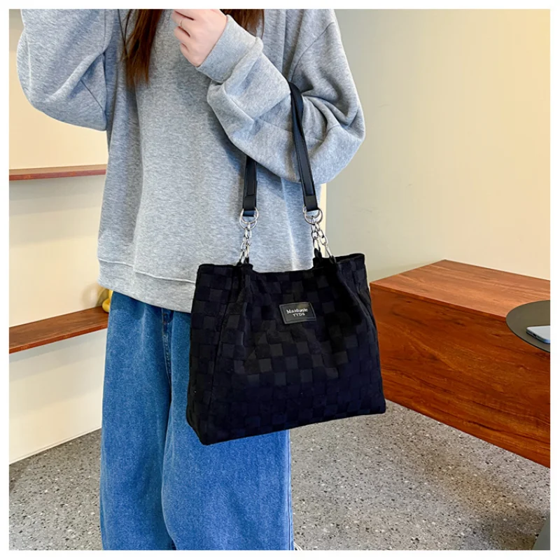 Large Capacity Retro Bag Female Trend Fashion Western Style Commuting Bag One Shoulder Underarm Tote Bag Crossbody Bag for Women