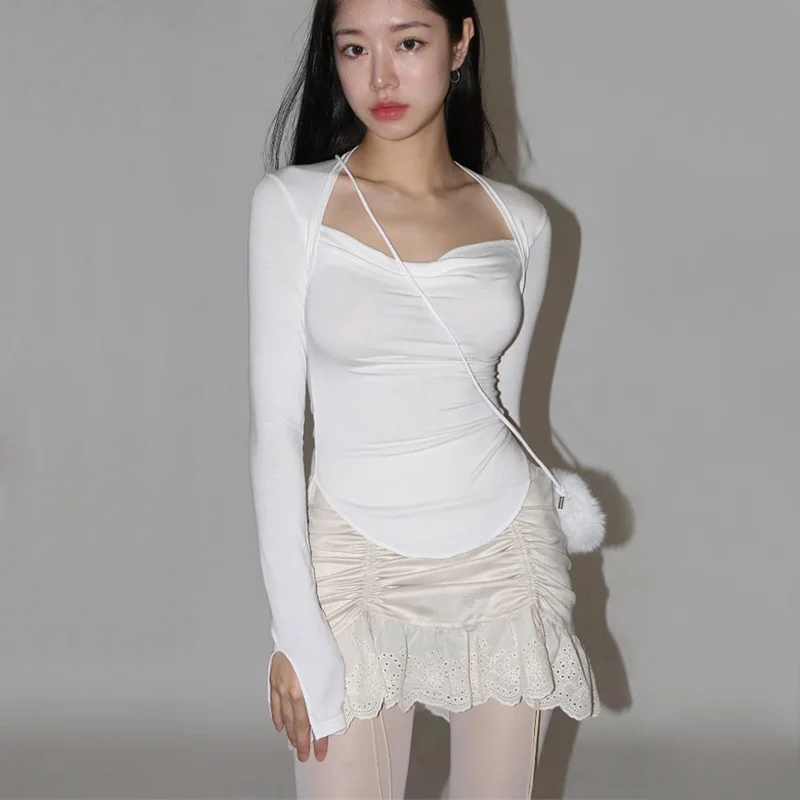 

Женская мини-юбка с рюшами и кружевным подолом