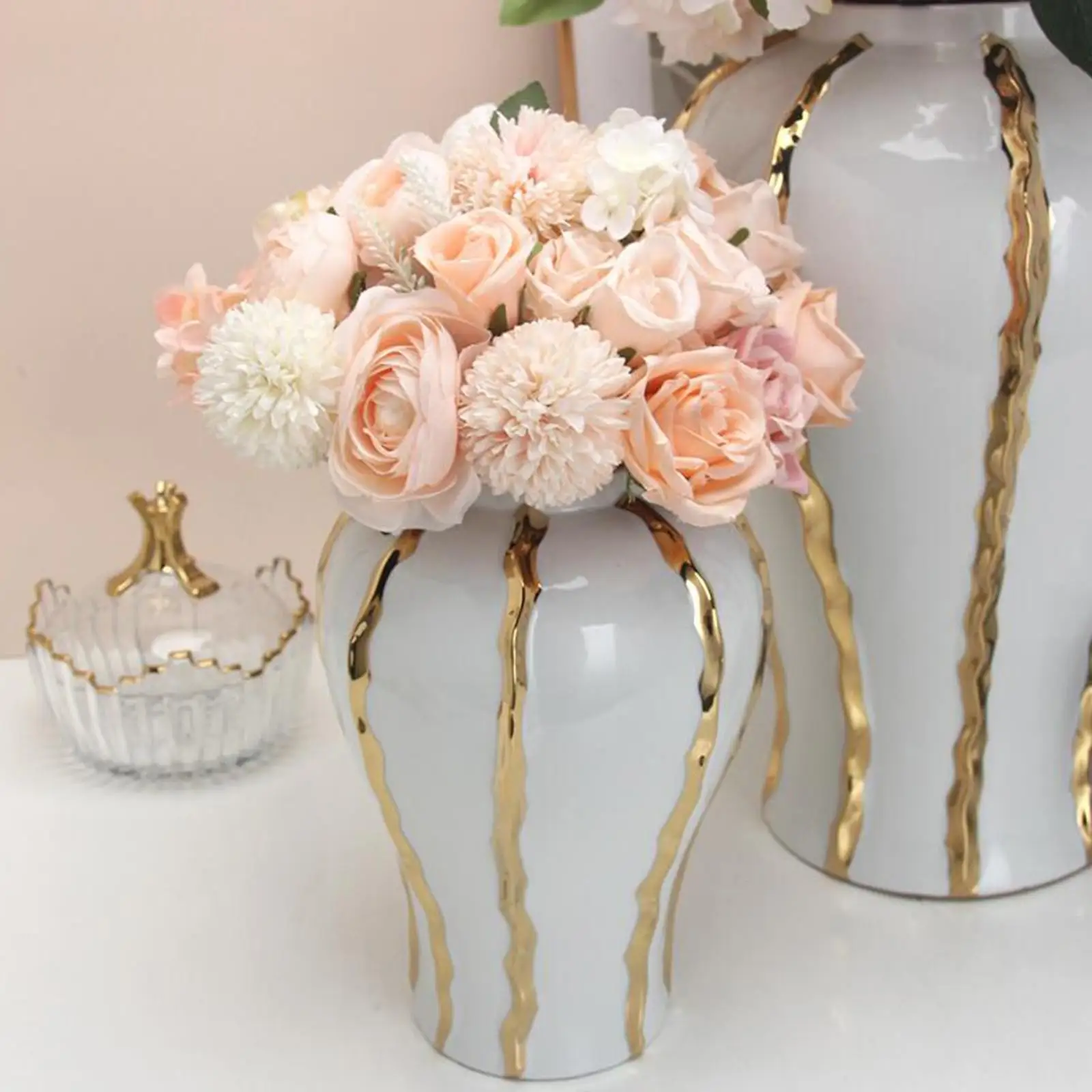 

Porcelain Ginger Jar Ceramic Glazed Delicate Ceramic Flower Vase Tea Storage Jar for Desk Office Party Weddings Livingroom