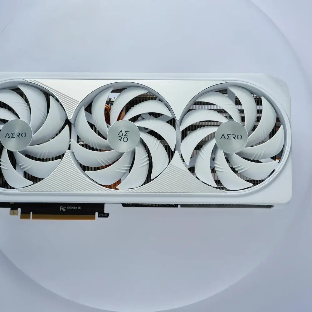 Рисунок 3 - Видеокарта Gigabyte RTX 4080