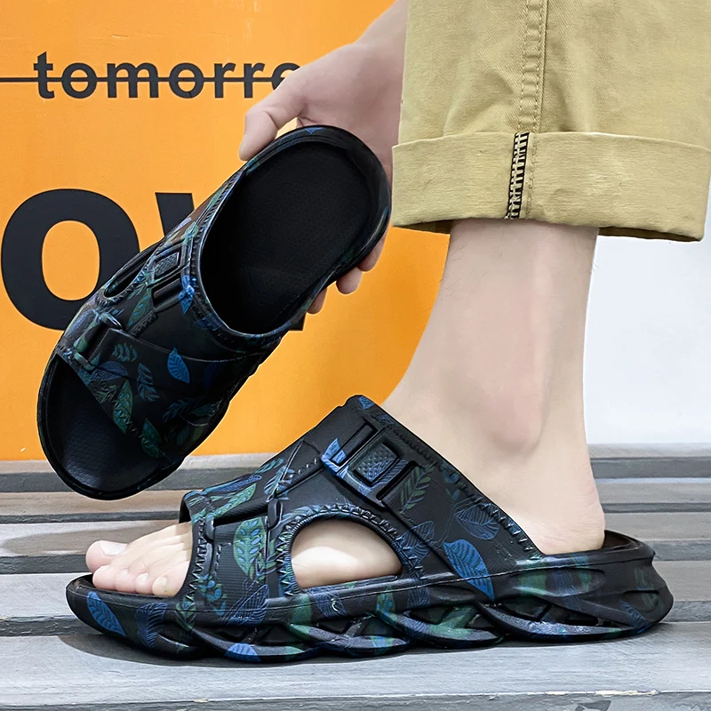 

Home Slippers Anti-Slip Flip Flops Fashion Sandals EVA Slippers Outdoor Hole Shoes Beach Shoes Blade Men's Shoes Indoor Sandals