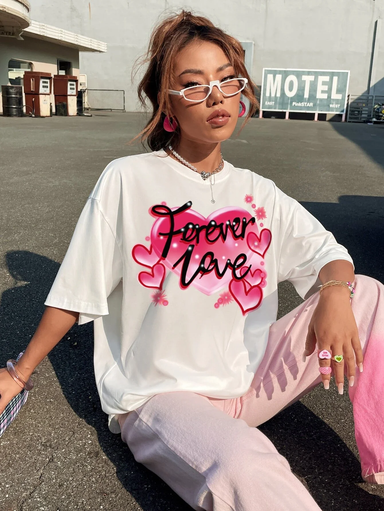 

tops Letter And Heart Print Drop Shoulder Tee