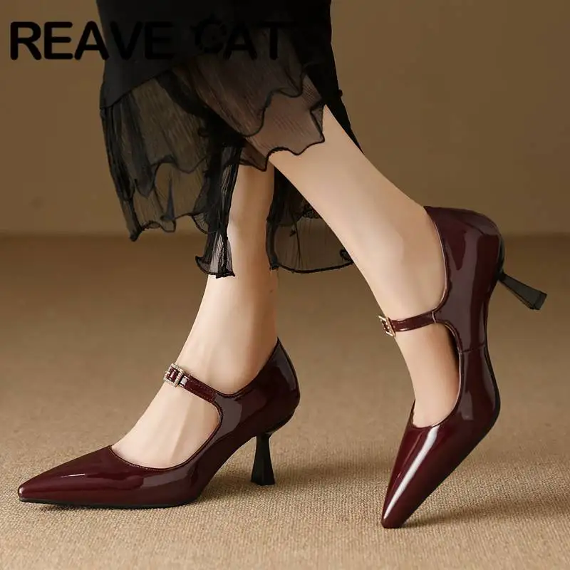 

Женские офисные туфли-лодочки REAVE CAT, Классические однотонные туфли больших размеров 46, 47, 48 на тонком каблуке 7,5 см с острым носком и ремешком с пряжкой