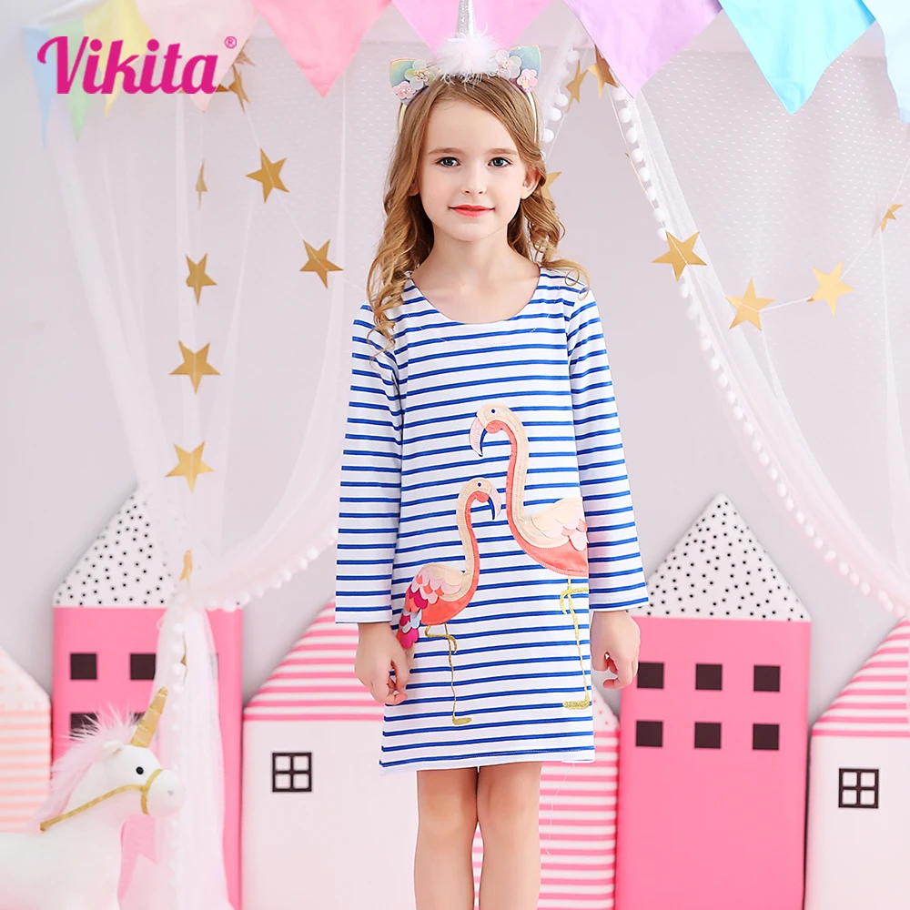 Детское платье с аппликацией круглым вырезом и длинным рукавом