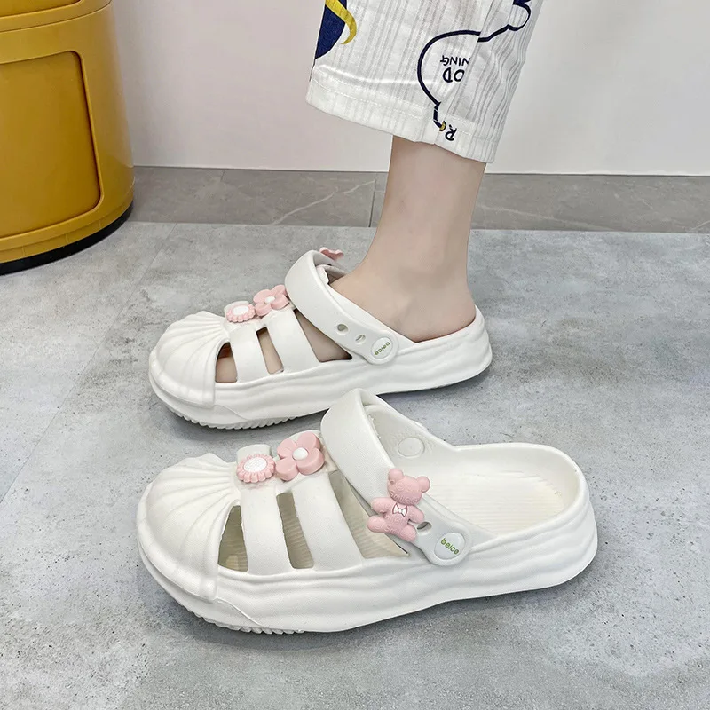 Girls Lovely Flowers Garden Shoes 2023 New Summer Women Hole Shoes Thicken Sole Soft EVA Outdoor Slides Ladies Beach Sandals