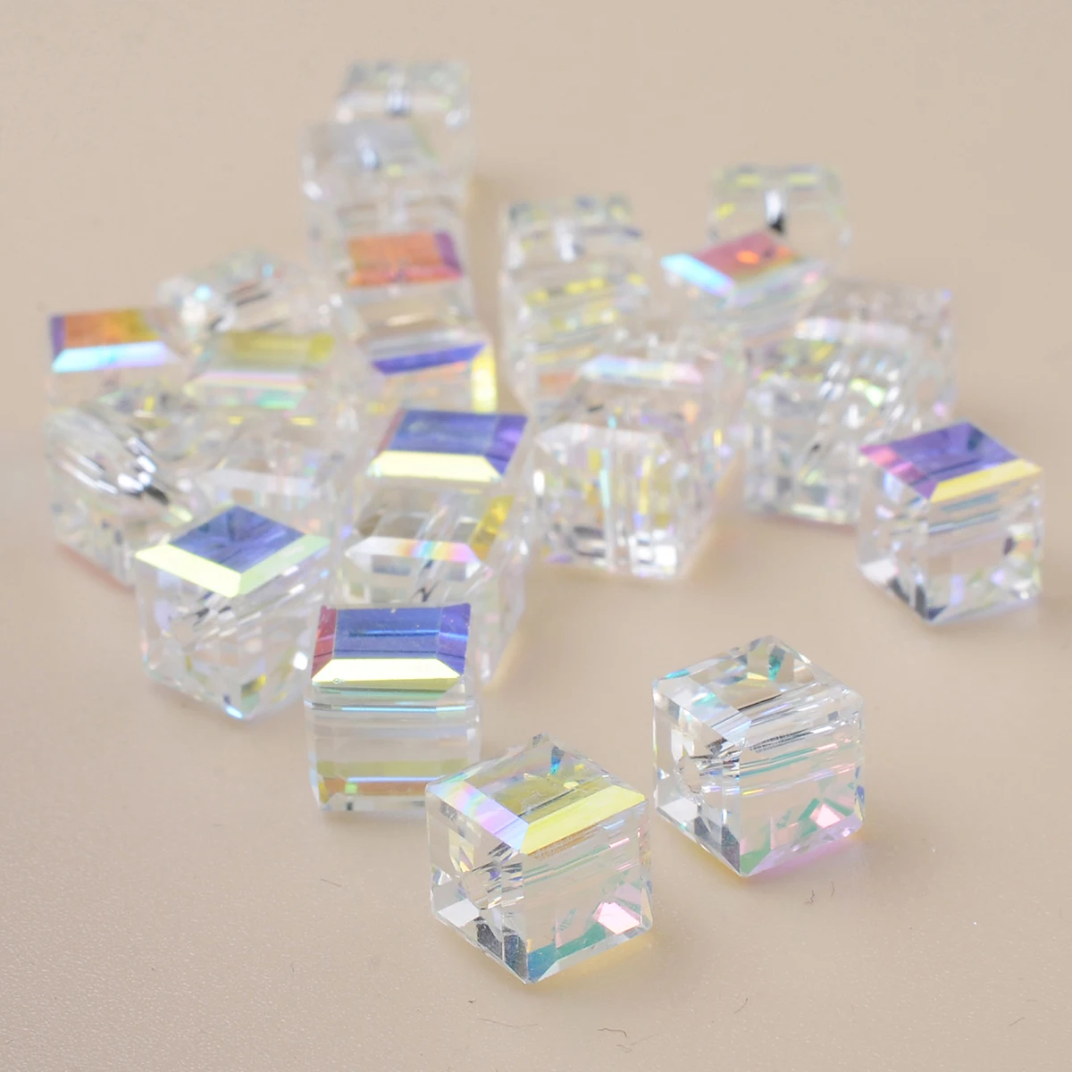 Кубические бусины Juleecrystal 8 мм, 25 шт. в упаковке