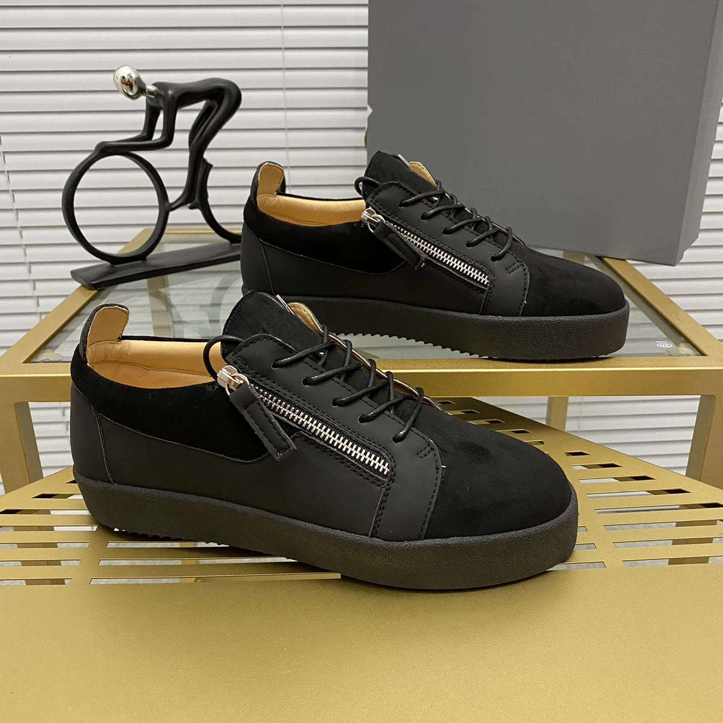 

Top Quality GZ Mens Casual Shoes Luxury Womens Leather Sneakers Unisex Fashion Trainers Youth Designer Canvas Shoes MD0043