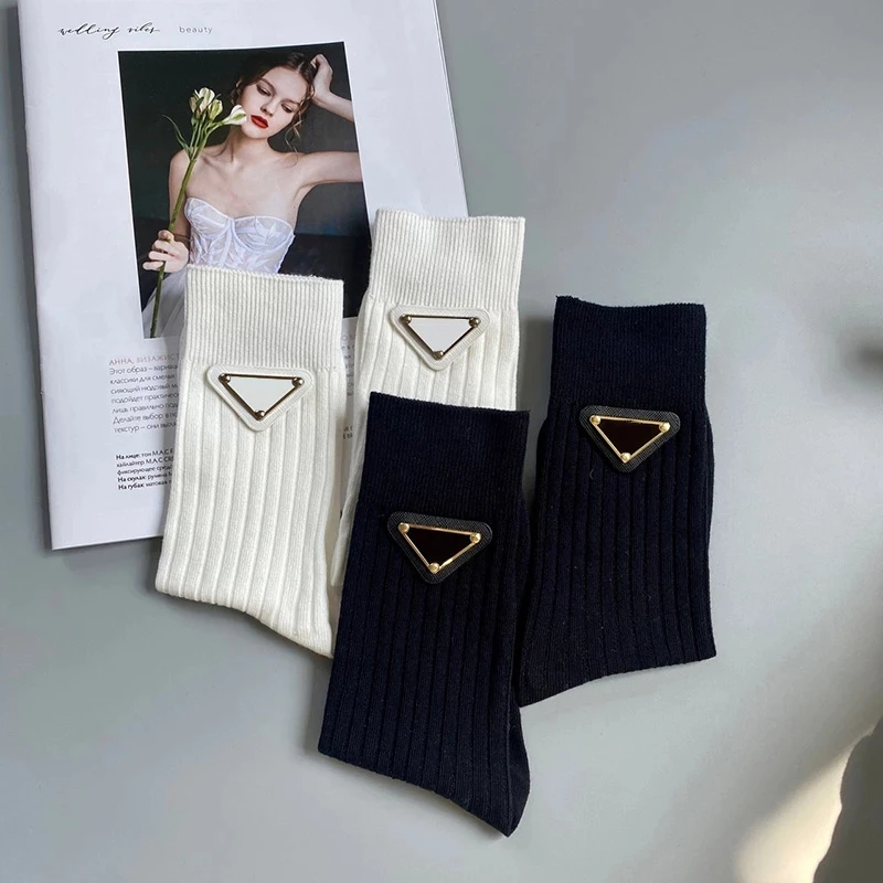 2022 Unisex Europe Designer  Luxury High Quality  Comfortable Home Sock Cotton Sports Casual Girls Sexy Fashion