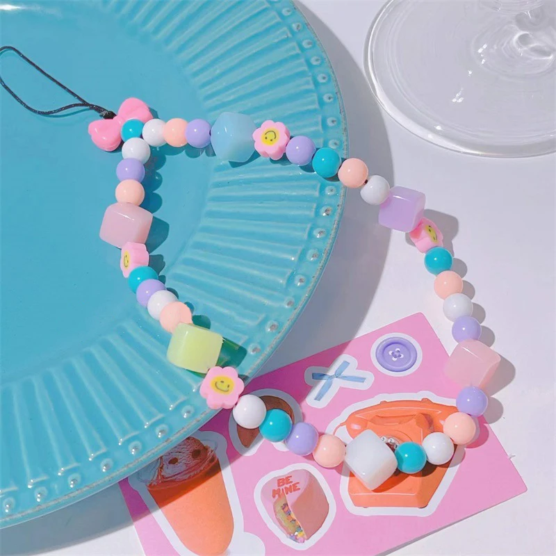 Smiley Flower Candy Key Chain Ladies Fashion Cute Romantic Vintage Fashion Keychain Charm Korea 90s Aesthetic Bag Phone Chains