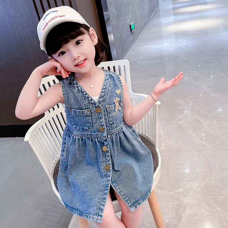 

Джинсовое платье без рукавов, на пуговицах спереди, с V-образным вырезом