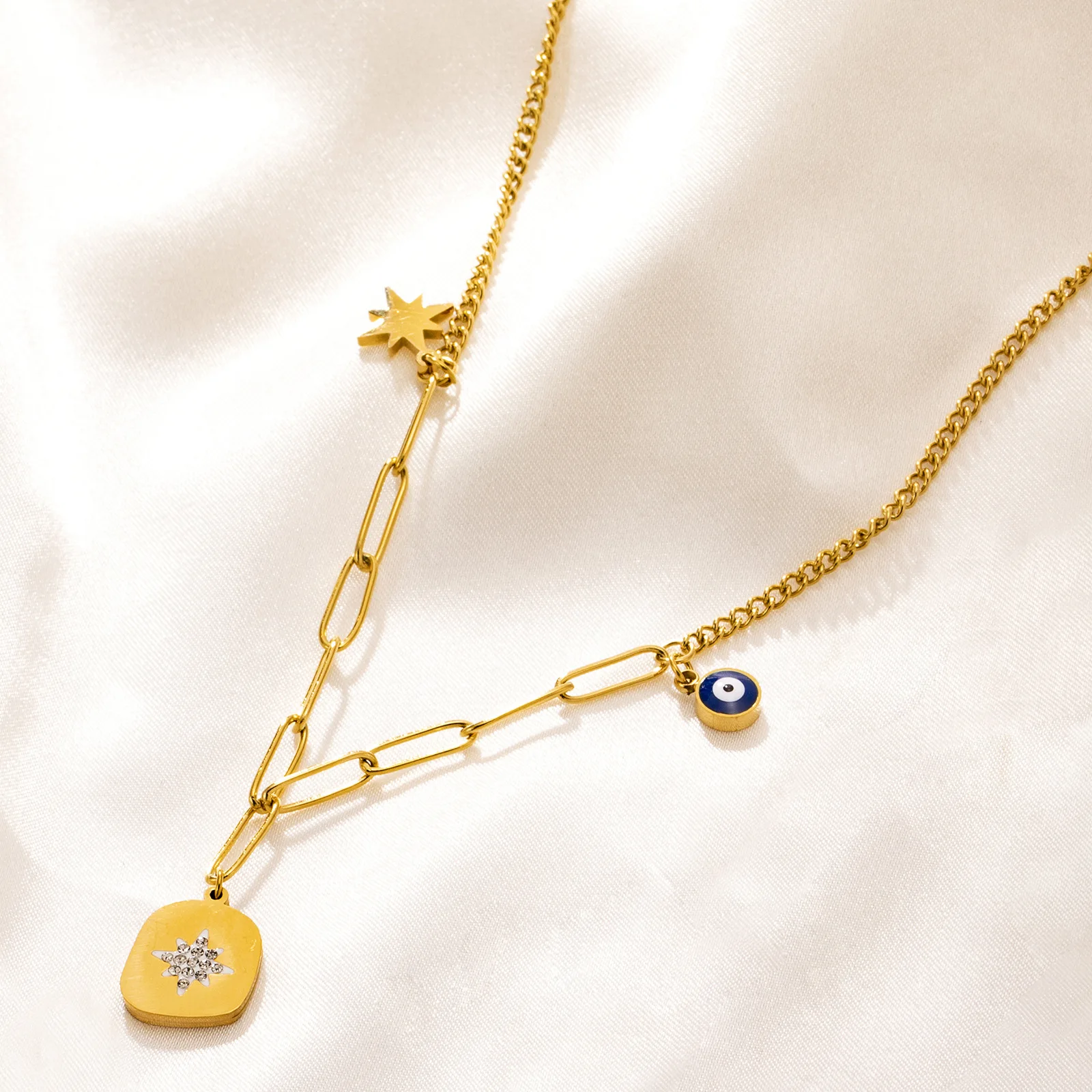 

New rhinestone star Lady gold necklace personalized eye pendant 18K gold plated clavicle chain suitable for women's jewelry gift