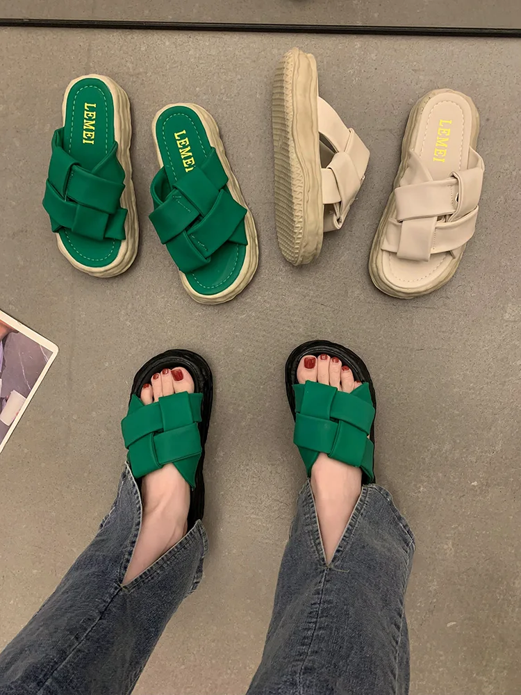 

Женские шлепанцы на плоской подошве, роскошные шлепанцы на средней платформе, дизайнерские модные сандалии из искусственной кожи в римском...