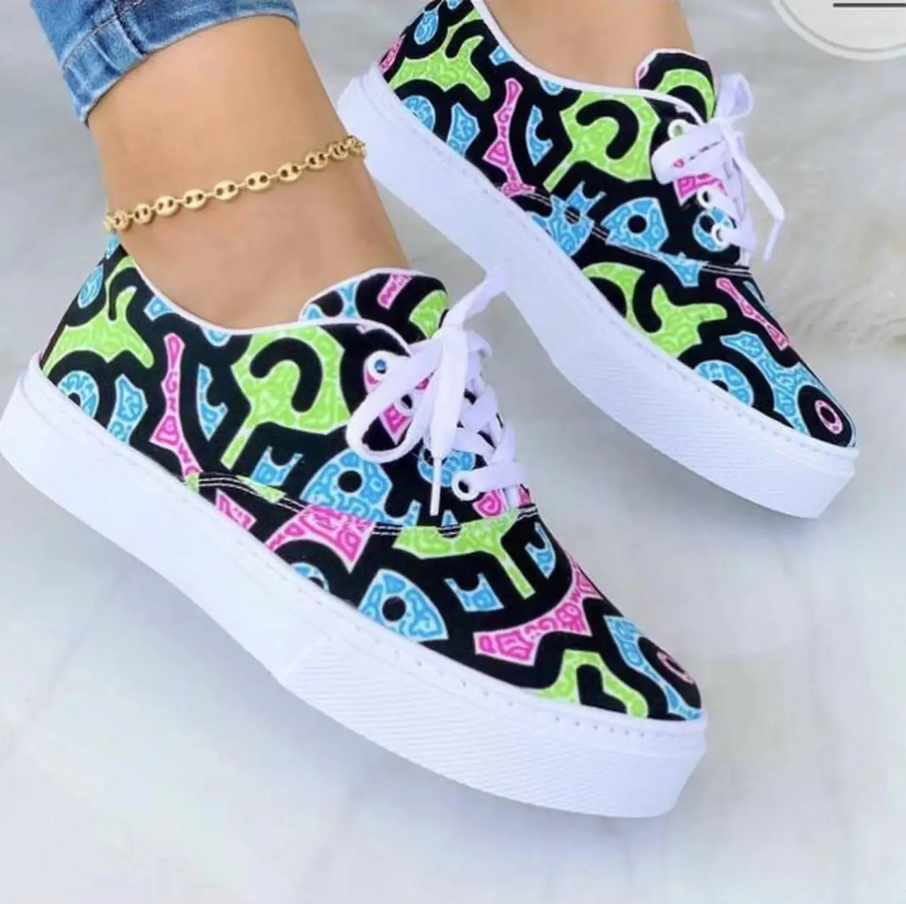 New Print Women Shoes Spring Plaid Lace-Up Sneakers Print Fashion Canvas Sneakers Light Walking Women's leisure Shoes Large size