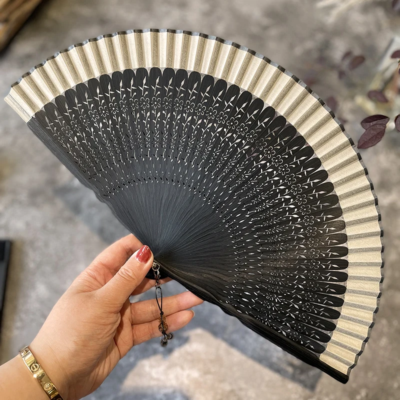 

Elegant Retro Folding Fan Exquisite Carving Hollow Out Hand Fan Chinese Classical Hanfu Cheongsam Ventilador Catwalk Photo Props