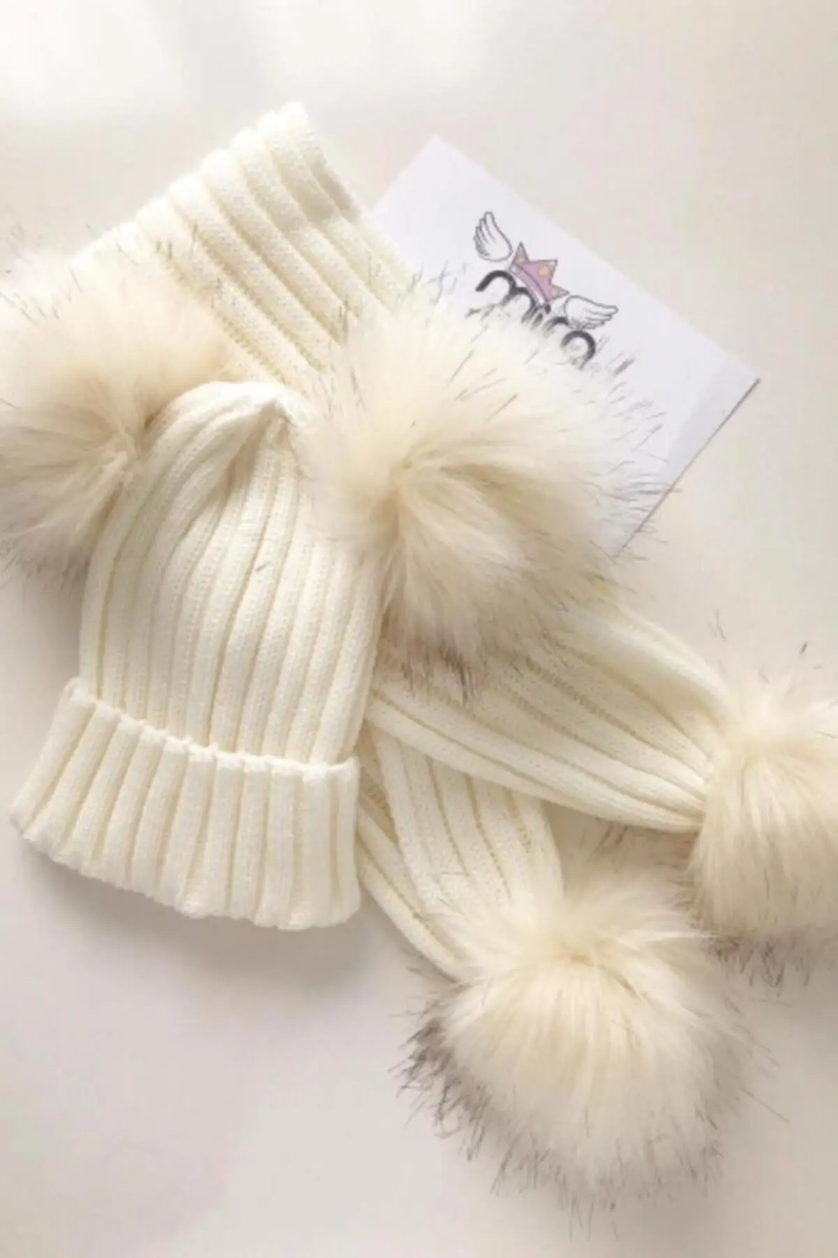 

Детский комплект из шарфа, шапки и перчаток