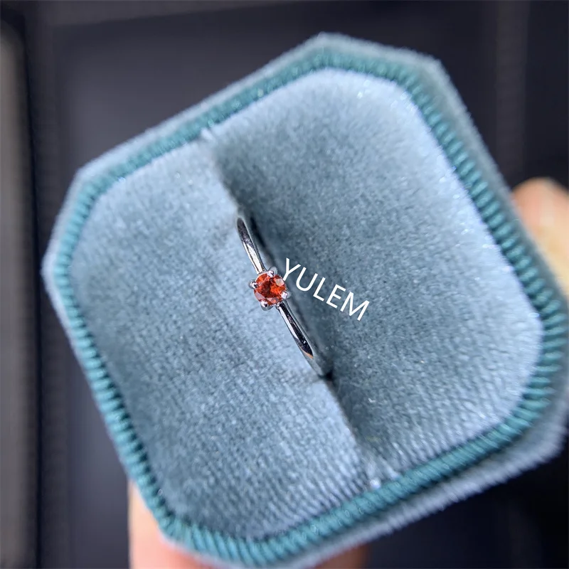 

New Women's 925 Silver Inlaid Natural Garnet Ring, Exquisite Workmanship, Simple and Elegant Design