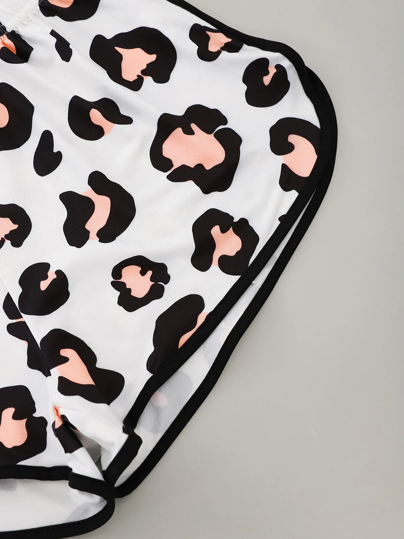 Alphabet Print Halter Top And Leopard Print Pants Home Clothing Nightdress Set Stylish Sexy Home Women Underwear Nightdress Set