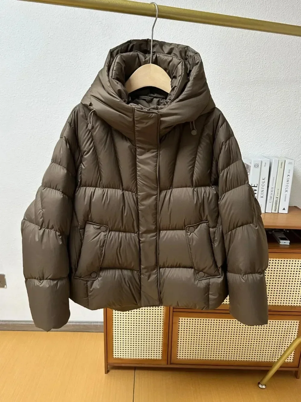 Новинка 2024 ультралегкая теплая куртка-пуховик с капюшоном женская толстая парка