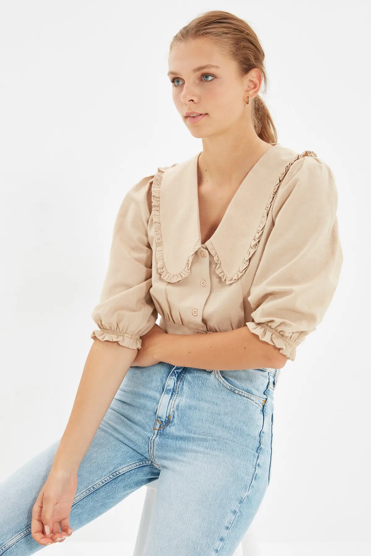 

Trendyol Collar Detailed Shirt TWOAW22GO0186