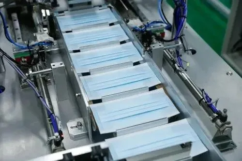 YG Factory новый дизайн машина для изготовления хирургических масок нетканых