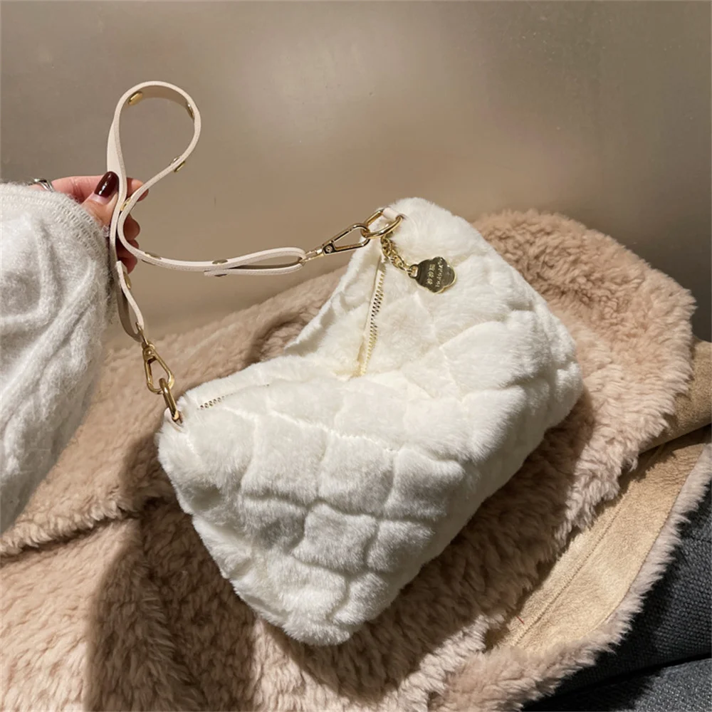 Plush Crossbody Bags Women Luxury Designer Winter Warm Faux Fur Shoulder Handbags Simple Fashion Versatile Messenger Bag Dom105