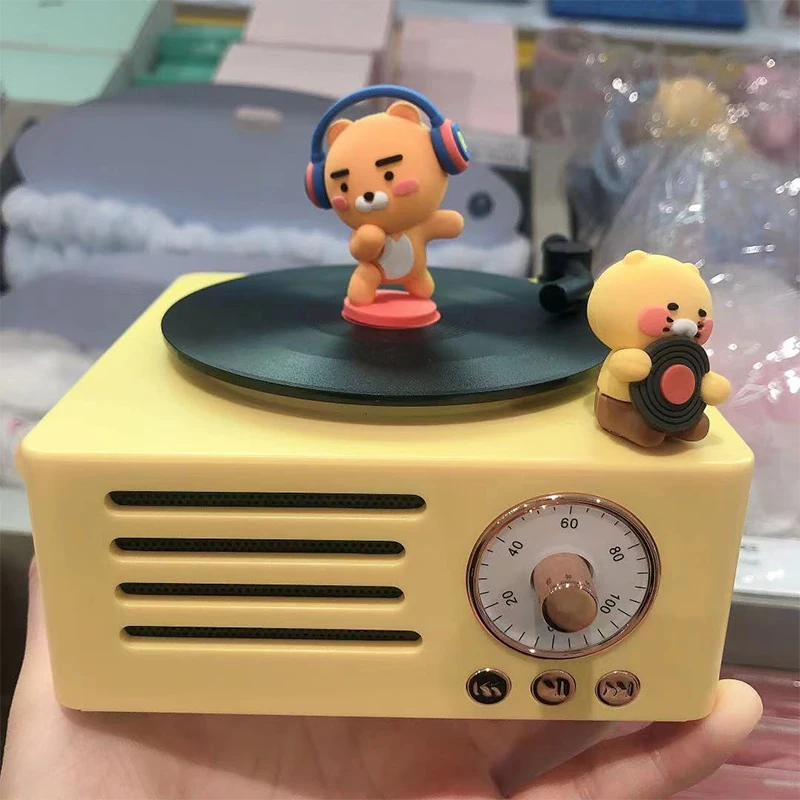 

Kakao Friends Ryan Kawaii Cartoon Cute Bluetooth Audio Retro Turntable Horn Speaker Can Be Plugged In and Chip