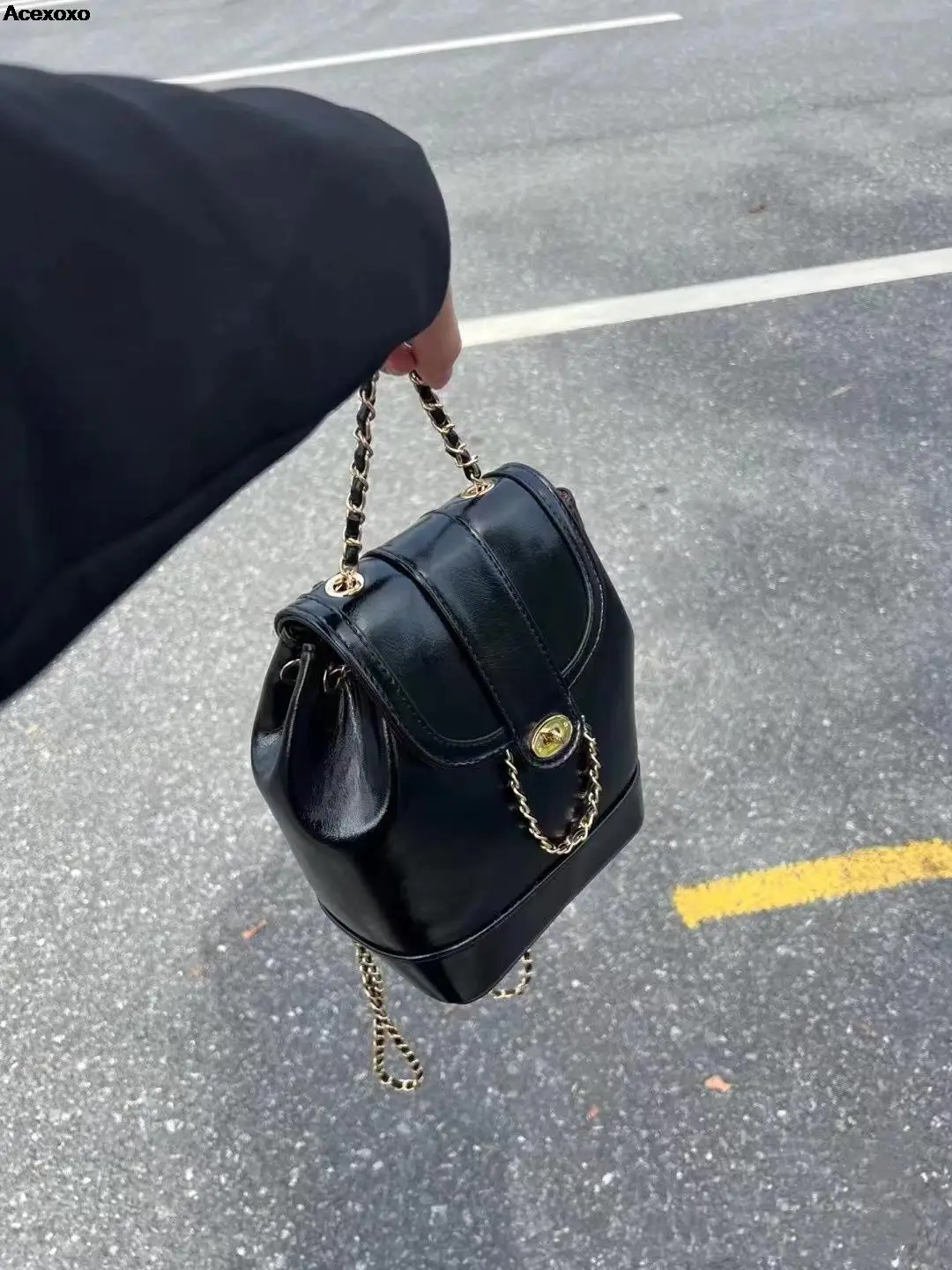 

Waxed leather shoulder bag